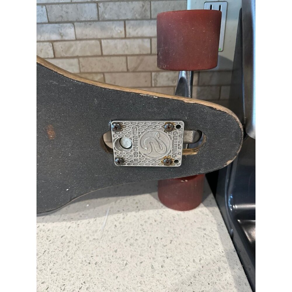 Catalyst longboard with gull wing trucks - Picture 4 of 10